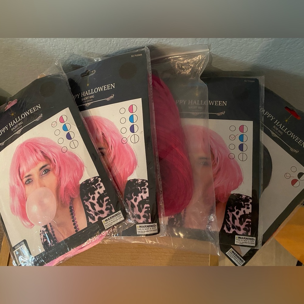 WIGS ASSORTED COLORS HALLOWEEN COSTUME